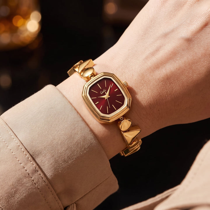 Almirah Watch