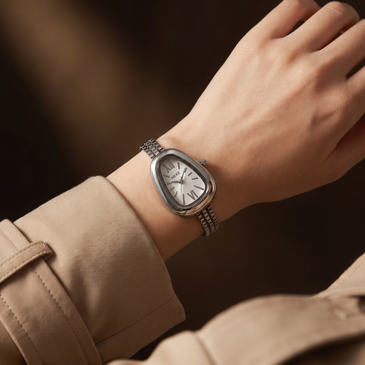 Amoura Watch